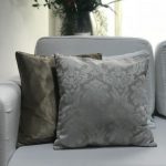 Almofada jacquard adamascado bege
