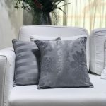 Almofada jacquard adamascado prata
