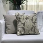 Almofada jacquard folha branco e bege