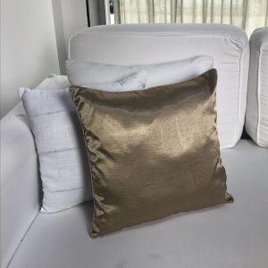 Almofada acetinado dourado