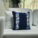 Capa para almofada gorgurão azul com flores