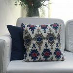 Almofada sarja étnica azul marinho e vermelho