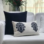 Almofada veludo bordada brasão retangular