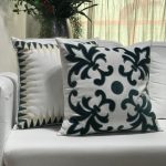 Almofada linho e veludo bordado petróleo círculo