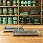 BANDEJA ESPELHADA BORDA RENDADA RETANGULAR PRATA