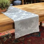 Caminho de mesa jacquard adamascado prata