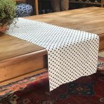 Caminho de mesa algodão poá preto