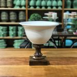 Fruteira cerâmica e madeira