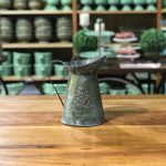 Jarra alta latão verde antigo