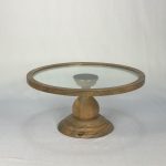 Prato de bolo madeira e vidro