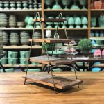 Porta-doces escada madeira e ouro velho