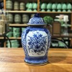 Pote com tampa flor porcelana azul e branca