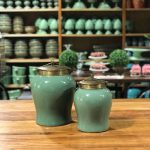 Pote cerâmica verde tampa ouro