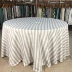 Toalha de mesa jacquard listrado bege e branco