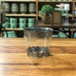 Vaso baixo vidro e alpaca