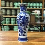 Vaso alto flor porcelana azul e branca