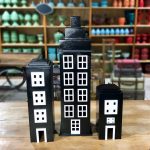 Prédio madeira preto