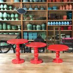 Prato de bolo vermelho