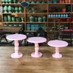 Prato de bolo rosa claro