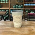 Vaso alto cerâmica bege c/ fibra