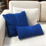 Almofada tricô azul bic