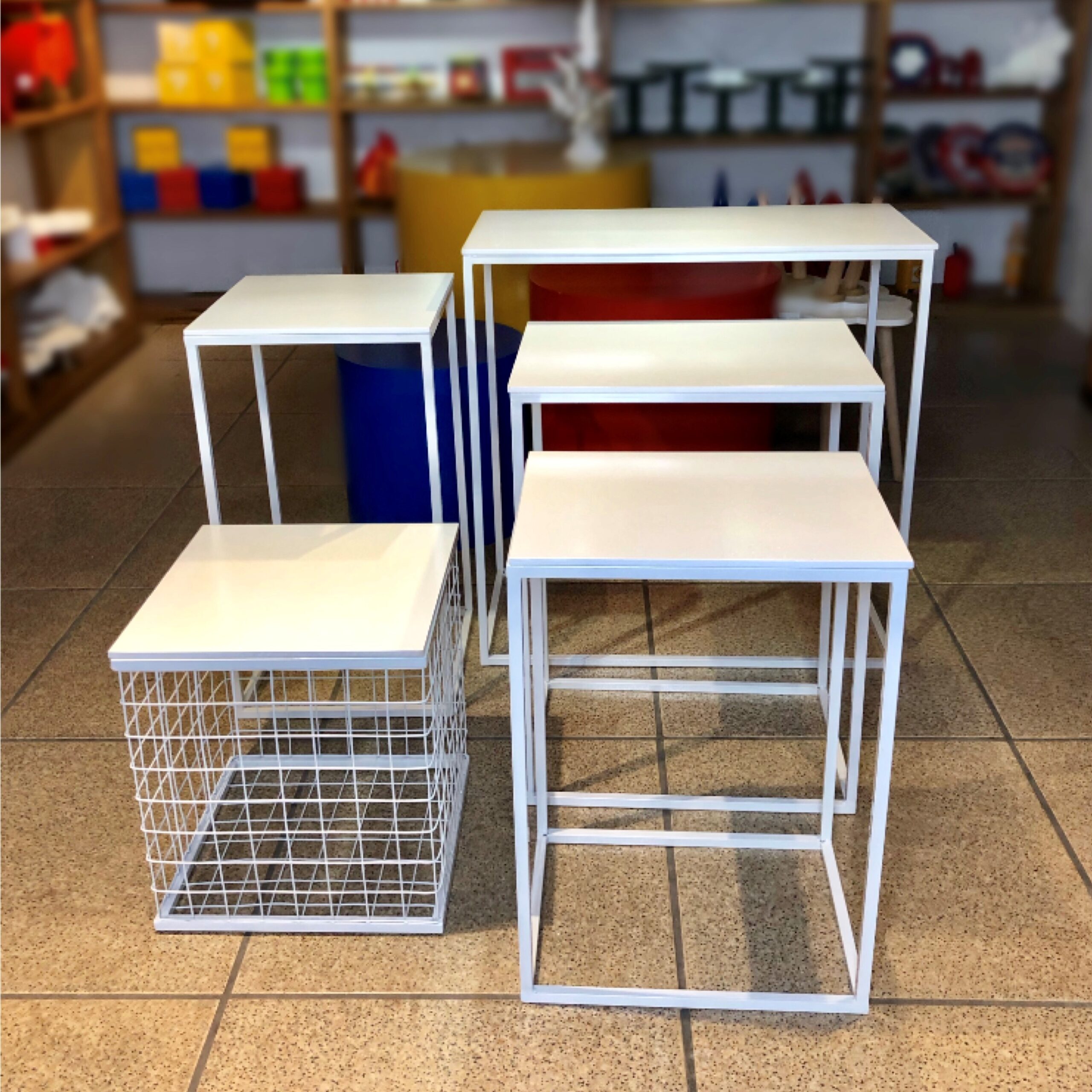 Mesa ferro e madeira branca