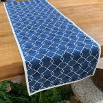 Caminho de mesa geométrico azul e branco