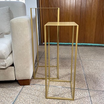 MESA DE APOIO  EM METAL