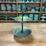 PORTA DOCE METAL DOURADO 2 ANDARES