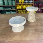 PRATO DE BOLO MADEIRA BRANCA BAIXO