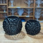 VASO VIDRO PRETO REDONDO COM RELEVO