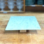 PRATO DE BOLO QUADRADO MARMORE BRANCO