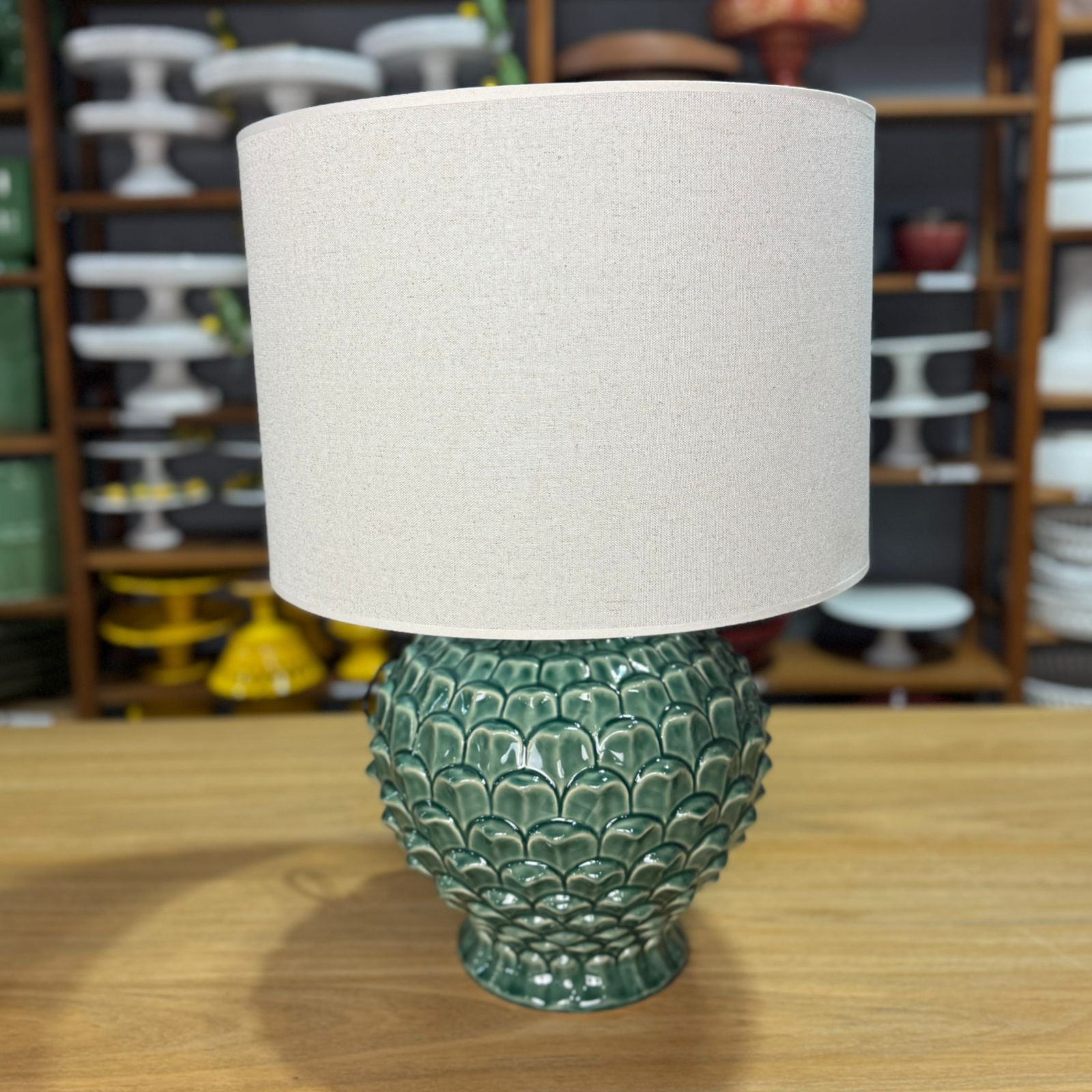 ABAJUR CERAMICA VERDE GOMOS C/ CUPULA BEGE